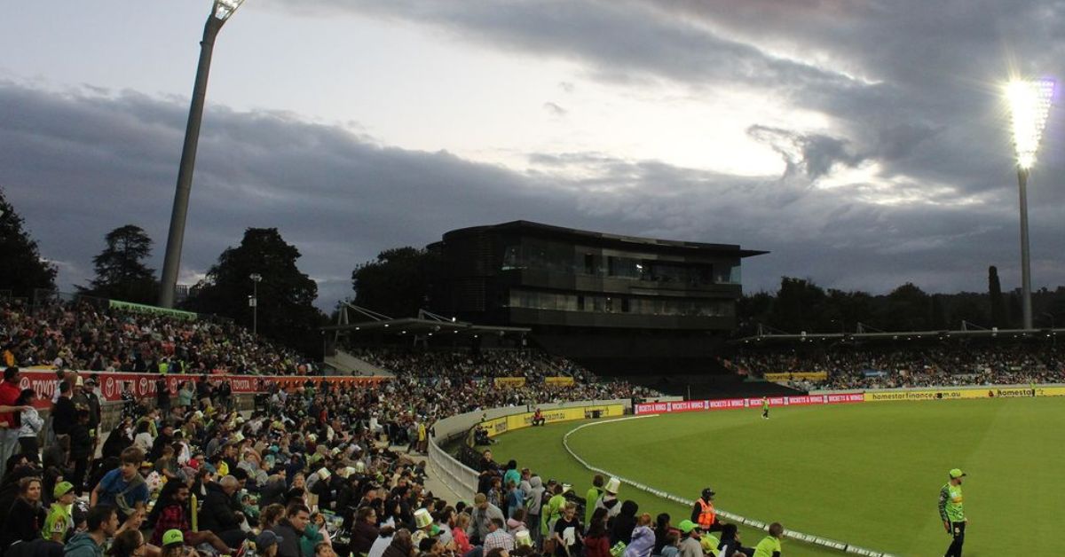 Manuka Oval Pitch Report: जानिए मनुका ओवल पिच का कैसा है हाल, बल्लेबाज या गेंदबाज कौन करेगा कमाल Manuka Oval Pitch Report: जानिए मनुका ओवल पिच का कैसा है हाल, बल्लेबाज या गेंदबाज कौन करेगा कमाल