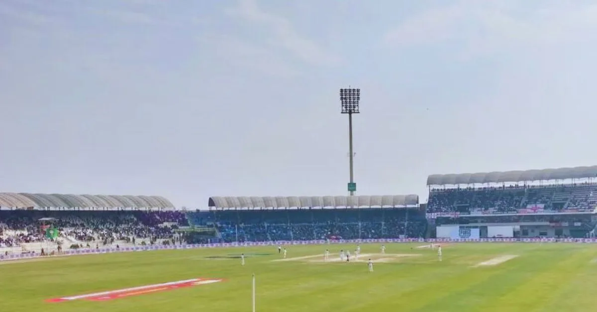Multan Cricket Stadium Pitch Report: जानिए मुल्तान क्रिकेट स्टेडियम पिच का मिजाज, बरसेंगे रन या उड़ेंगी धज्जियां Multan Cricket Stadium Pitch Report: जानिए मुल्तान क्रिकेट स्टेडियम पिच का मिजाज,बरसेंगे रन या उड़ेंगी धज्जियां