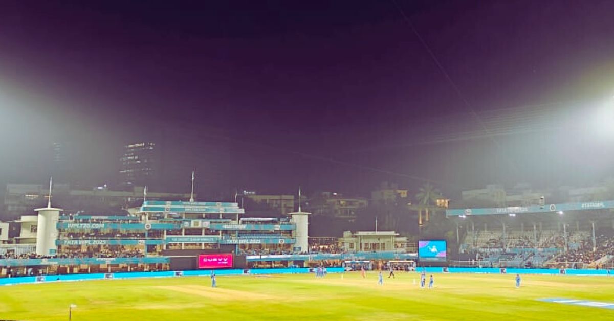 Brabourne Stadium Pitch Report: जानिए ब्रेबोर्न स्टेडियम पिच का हाल, बल्लेबाज या गेंदबाज कौन होगा बेहाल Brabourne Stadium Pitch Report: जानिए ब्रेबोर्न स्टेडियम पिच का हाल, बल्लेबाज या गेंदबाज कौन होगा बेहाल